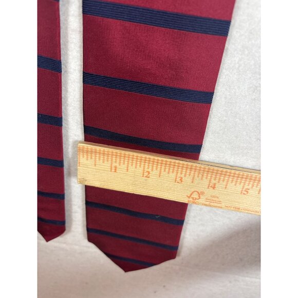 Brooks Brothers Silk Tie Red & Navy Stripes Hand Made In USA - Picture 3 of 5